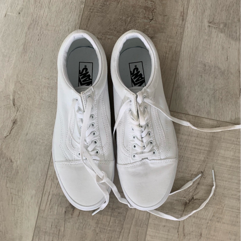 White Vans Old Skool Sneakers